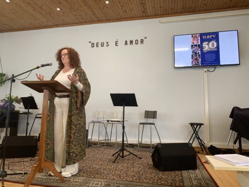 Fora da Caixa - Pastorado Feminino na Primeira Pessoa