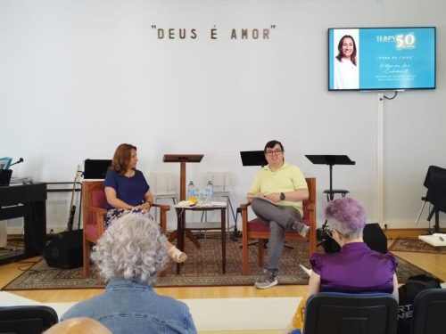 Fora da Caixa - Proteger com Amor e Conhecimento