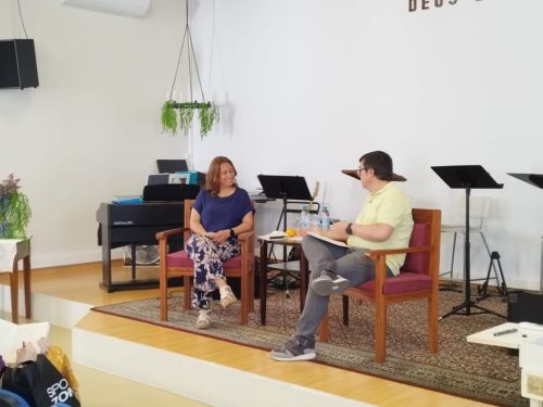 Fora da Caixa - Proteger com Amor e Conhecimento